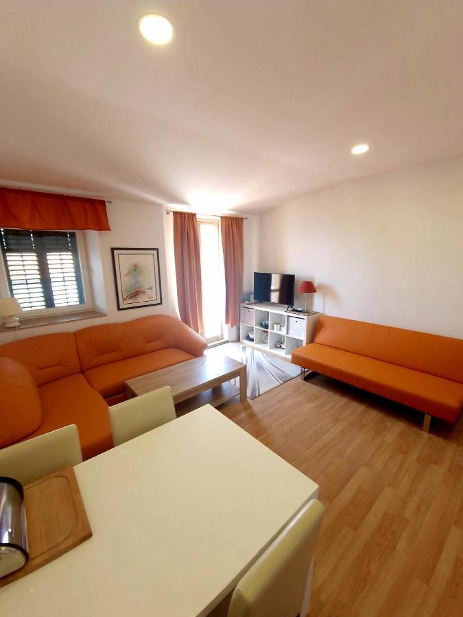 Apartments Eis Baska  Exterior photo